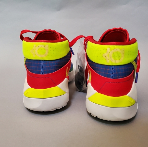 Nike KD13 NYvsNY Basketball Shoe - Picture 3 of 6